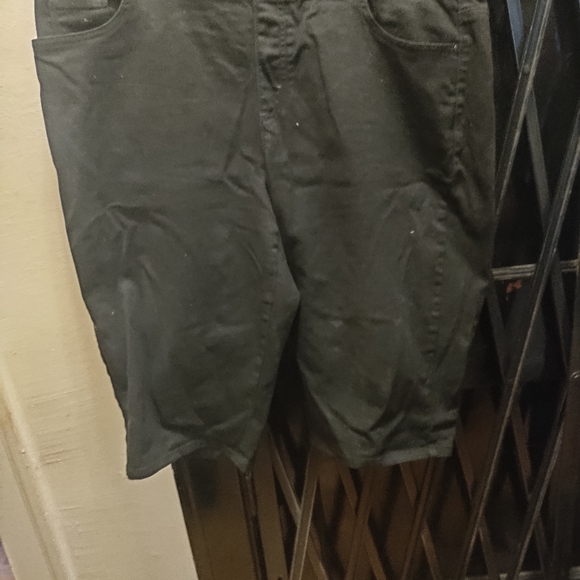 Shorts - Picture 3 of 3